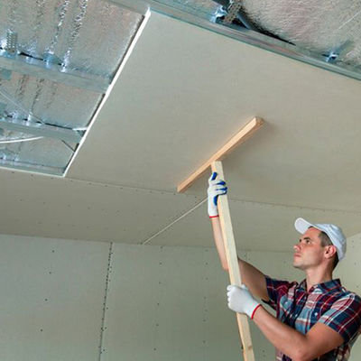 سعر جيد 4x8 12mm ألواح الجبس ، لوح جبس ذو حواف مدببة من دريوال للسقف الانترنت