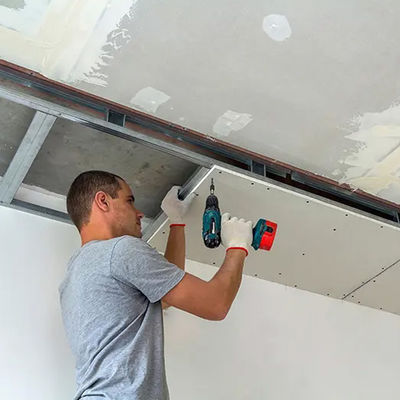 سعر جيد لوح جبس مقوى 12.5 مم ، لوح جصي 2440 × 1220 للسقف الانترنت