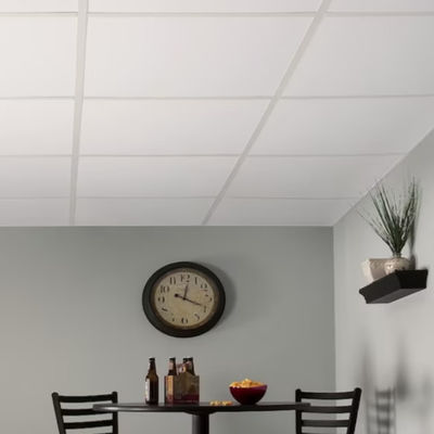 سعر جيد 600 مم مربع حافة بلاط الجبس PVC للديكور الداخلي للفندق الانترنت