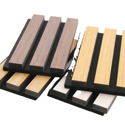 سعر جيد Eco-Friendly Akupanel Acoustic Slat Wall Panel with 550kg/m3 ~ 880kg/m3 Density and 21mm Thickness for Modern Living Room Soundproofing الانترنت